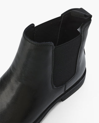 Matteo Ricci | Classic Chelsea Leather Boots with Timeless Edge For Men