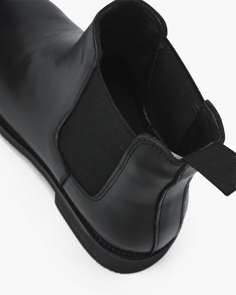 Matteo Ricci | Classic Chelsea Leather Boots with Timeless Edge For Men