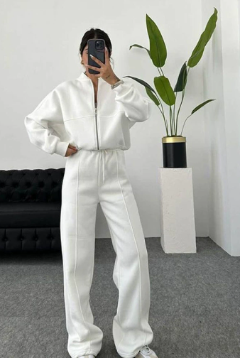 Élodie Moreau | Luxe Comfort Zip Lounge Set For Women
